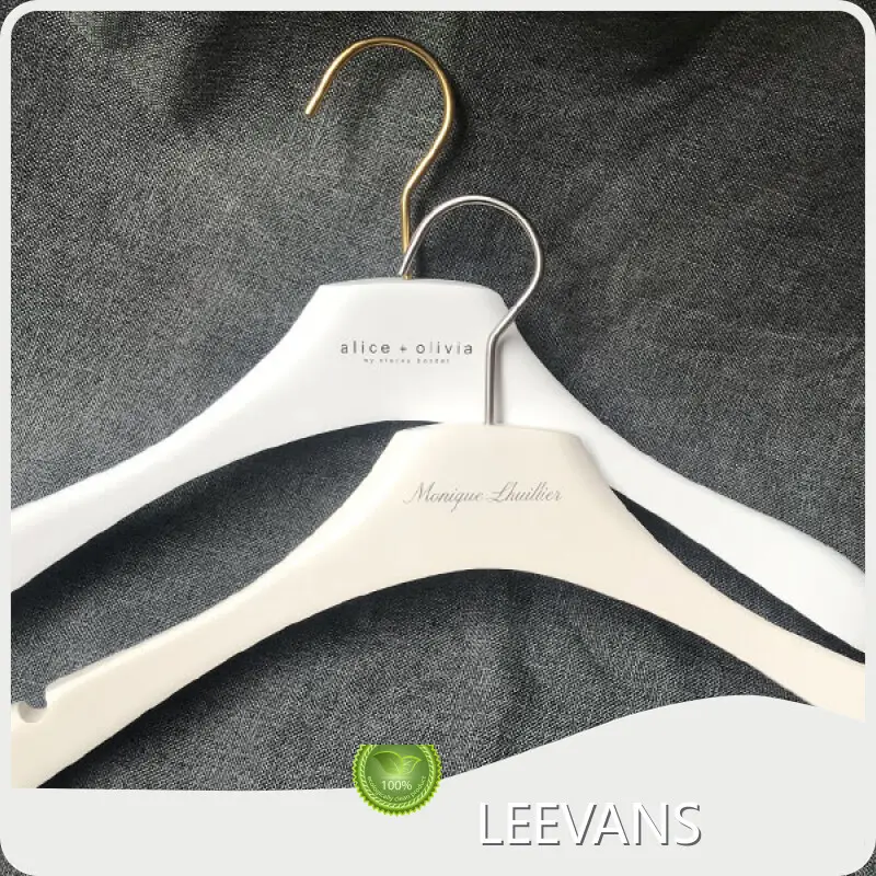 Wooden Dress Hangers Adult - - LEEVANS 1