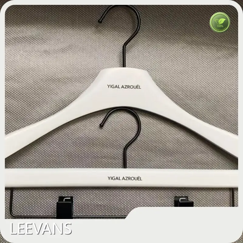 High Quality Wooden Hangers UPS by LEEVANS 1