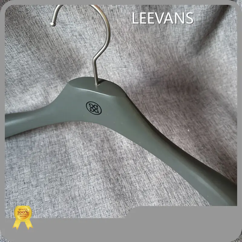 Wooden Hangers Carton by LEEVANS 1
