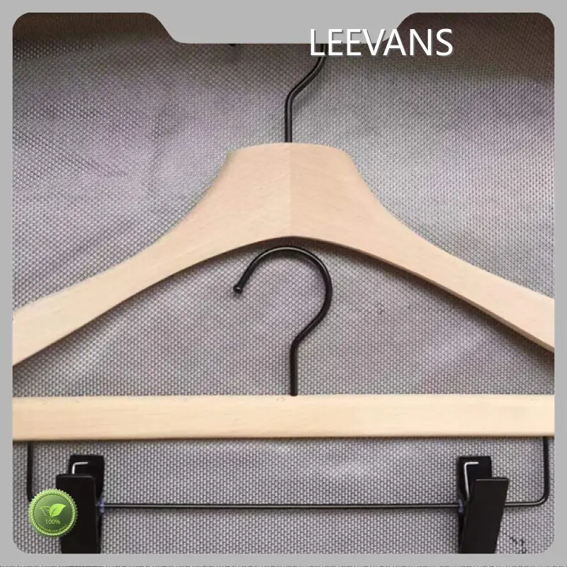 Wood Hangers with Clips Based on Quantity - - LEEVANS 1