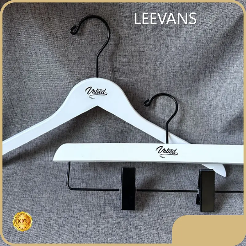 Curved Wooden Hangers Yes Wholesale - LEEVANS 1