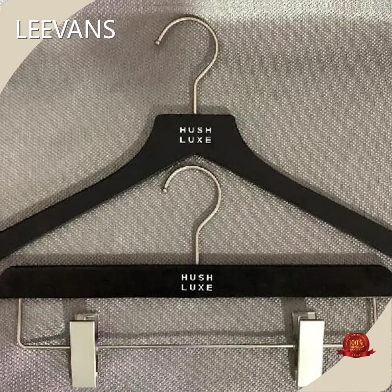 Decorative Wooden Hangers 1 Week by LEEVANS 1