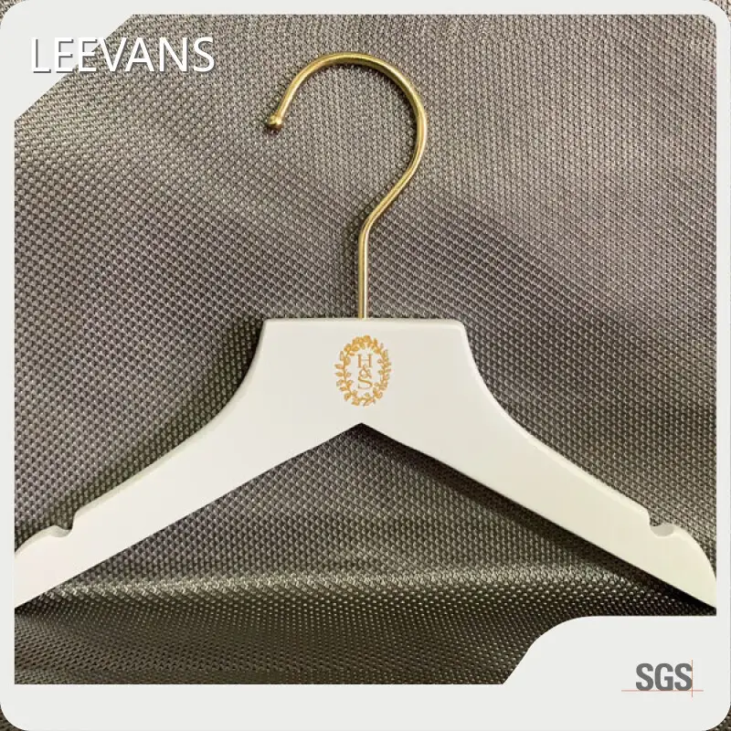 Kids Wooden Hangers YES - - LEEVANS 1