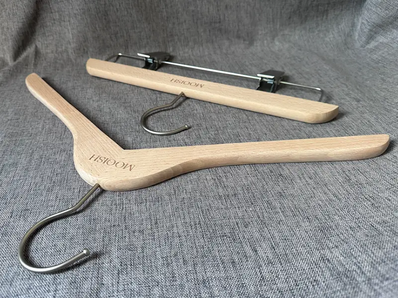 Beech wooden hanger ,shirt hanger ,wooden hanger with laser logo 1