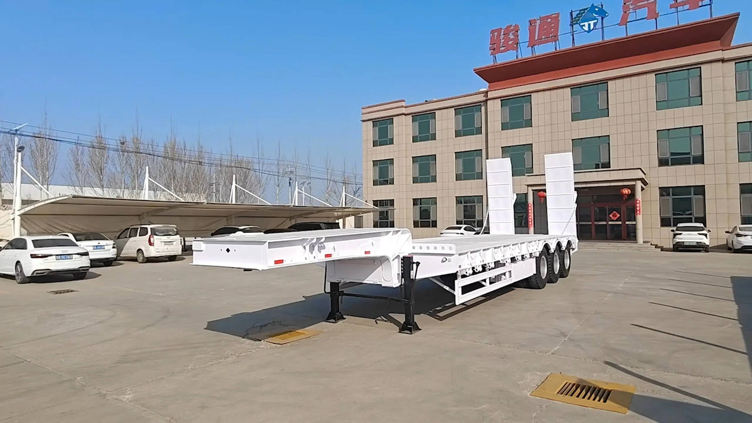 3 axle 13m lowbed semi trailer 60ton mechanical ladder transport heavy duty equipment 1