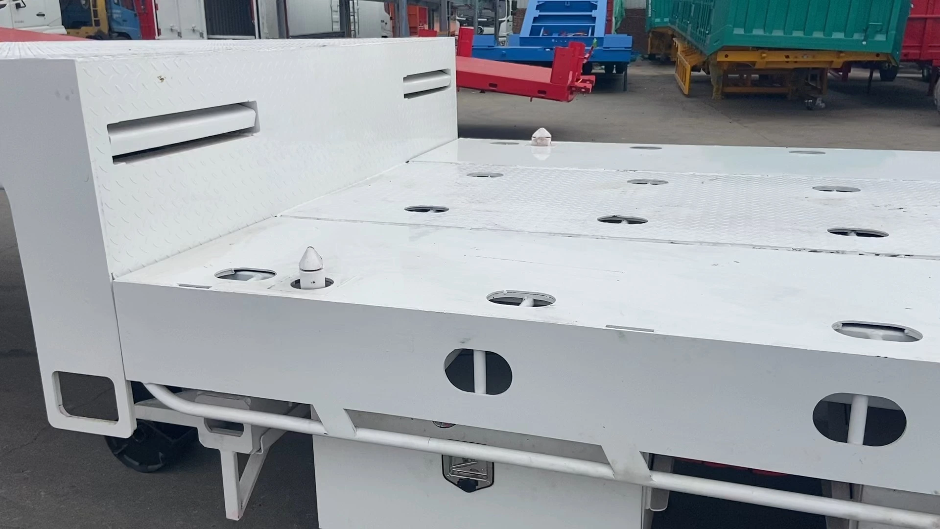 3 axle lowbed low deck semi trailer hydraulic ladder for Australia 1