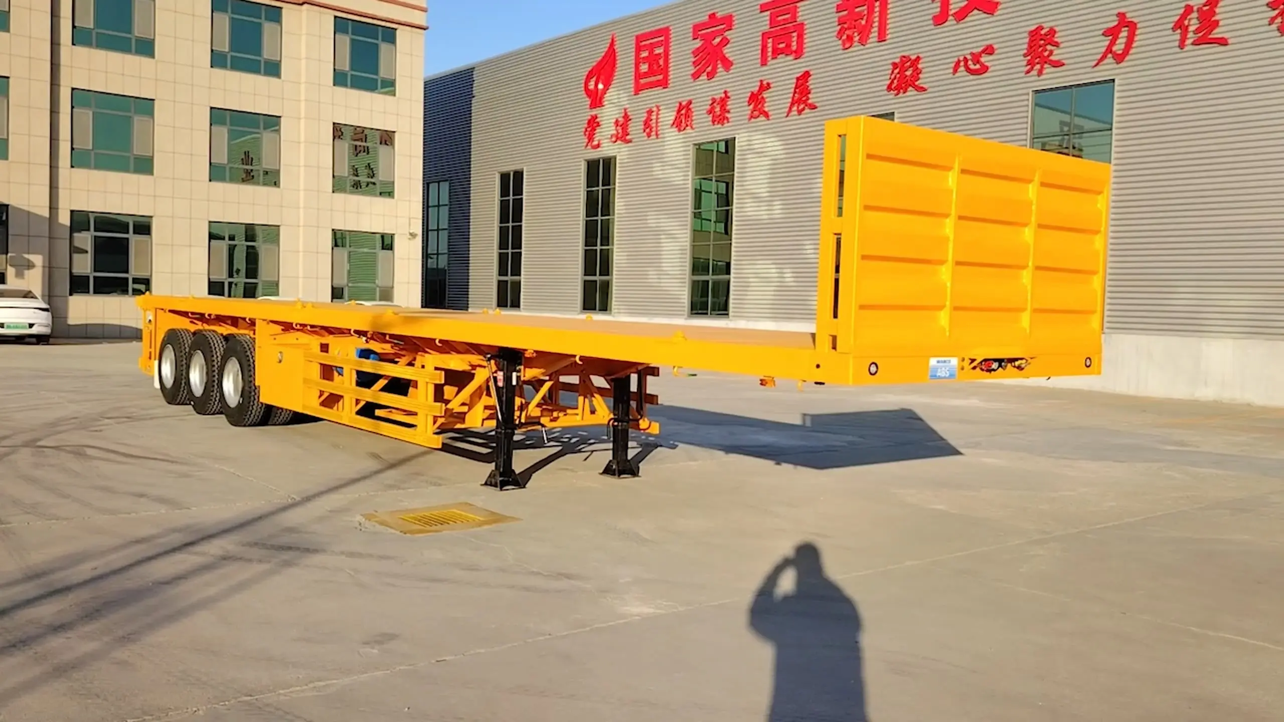 3 Axle Flat Bed Semi Trailer for Containers Transportation 1