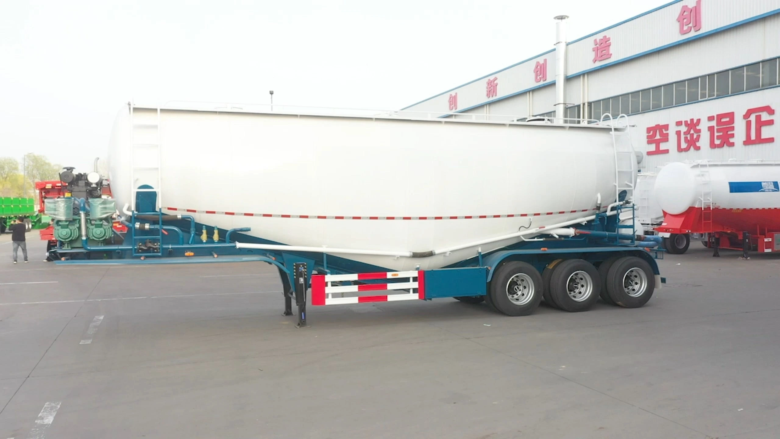 Customized 3 Axle Cement Tanker Trailers 1