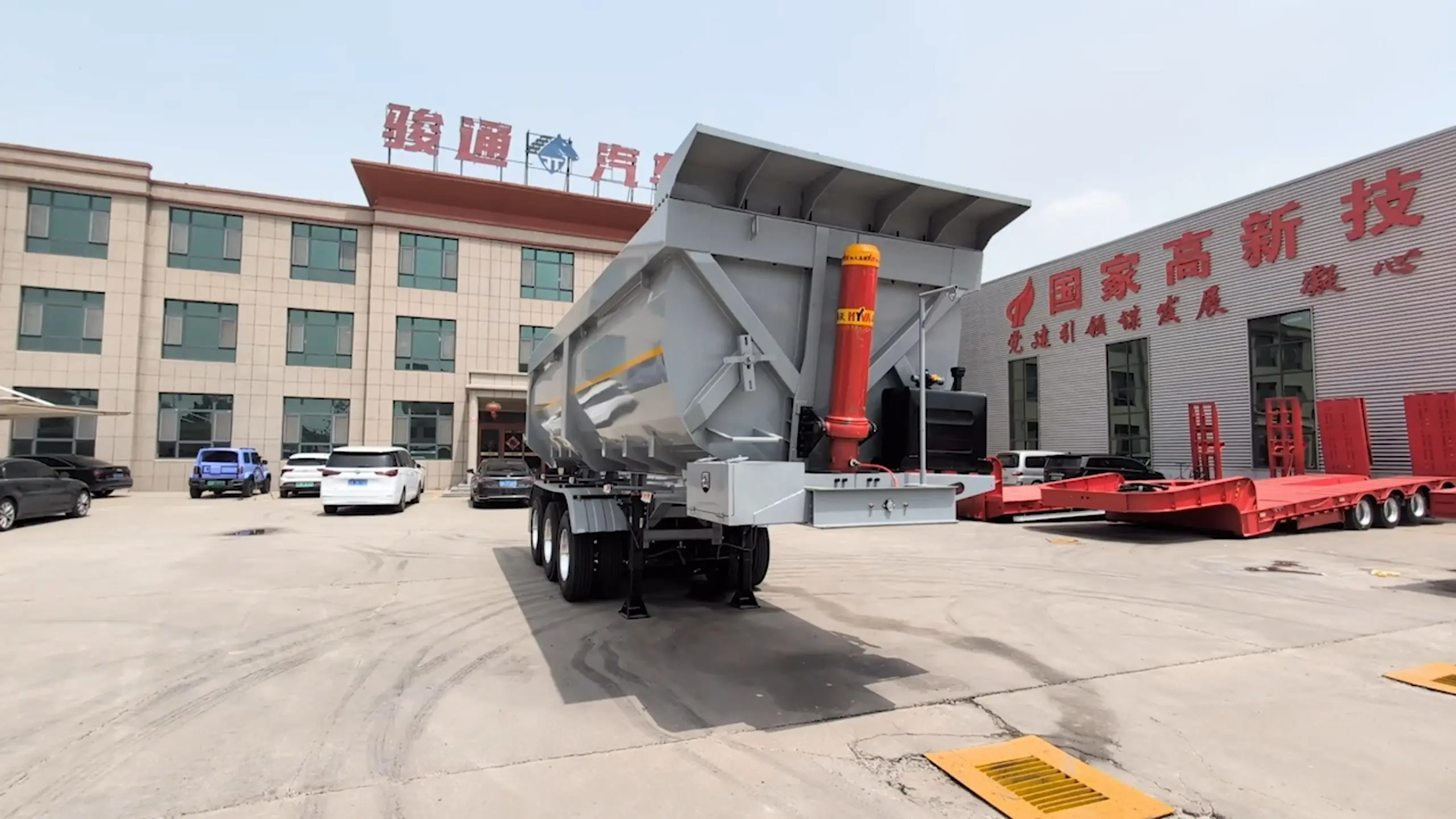 3 Axle 60 Ton Hydraulic Dump Semi Trailer For Sale 1