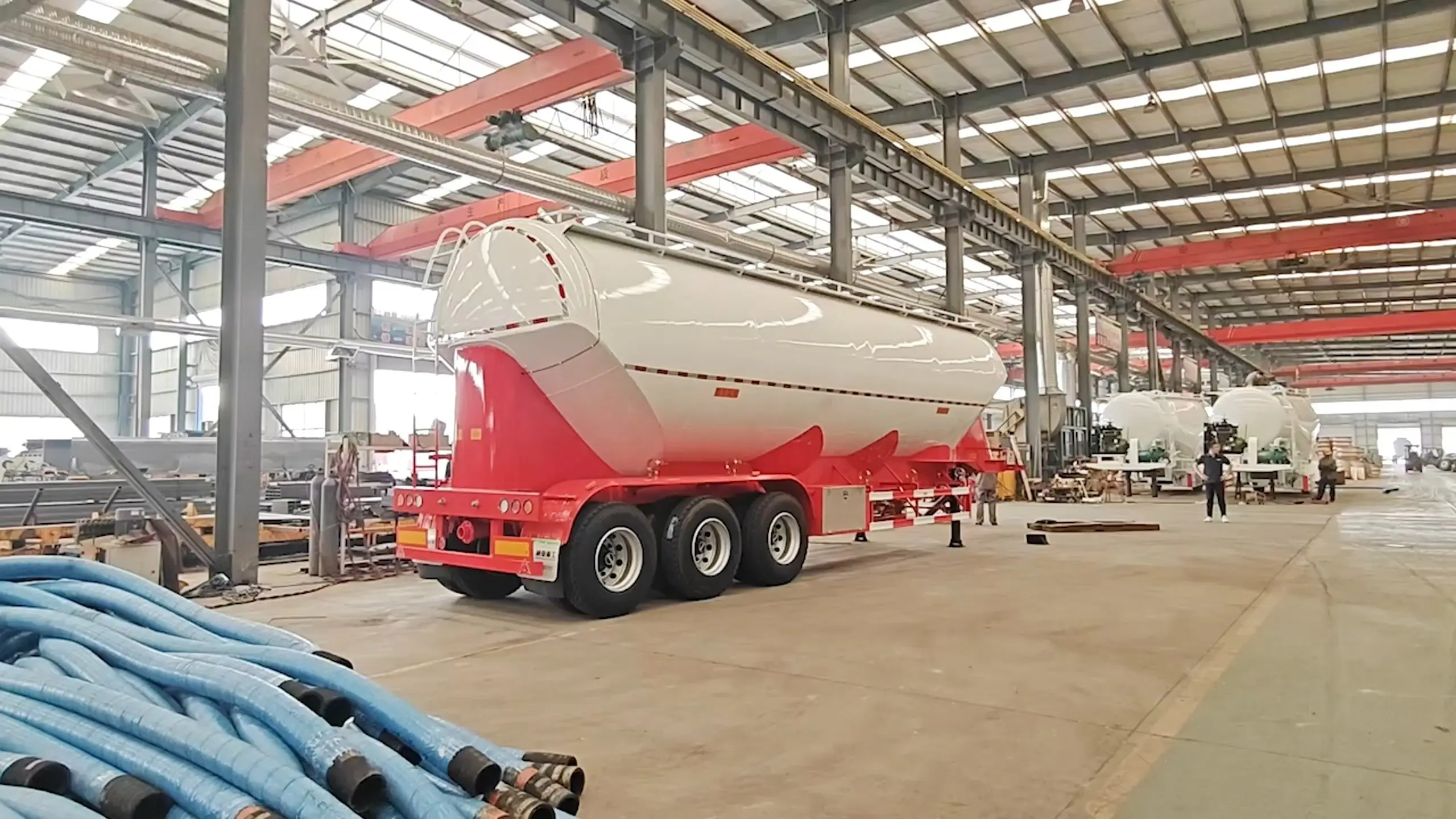 3 Axles 50CBM Flour Tanker Trailer For Sale 1