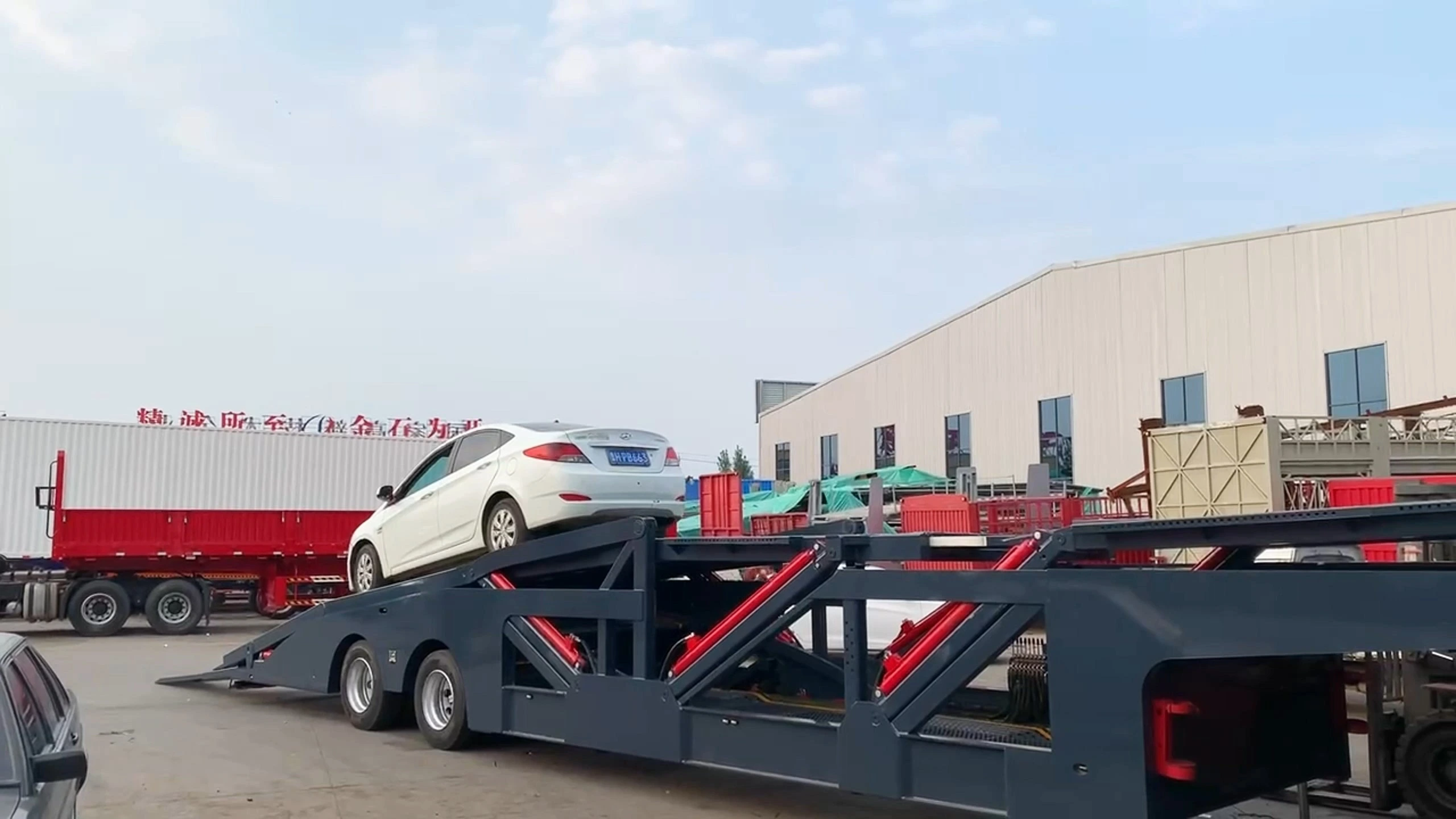 Semi-remorque transporteur de voitures pour l'Australie 1