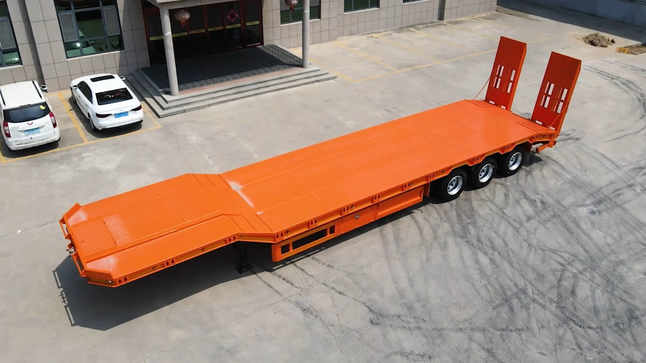 3 Axle 60 Ton Low Bed Truck Trailer For Saudi Arabia 1