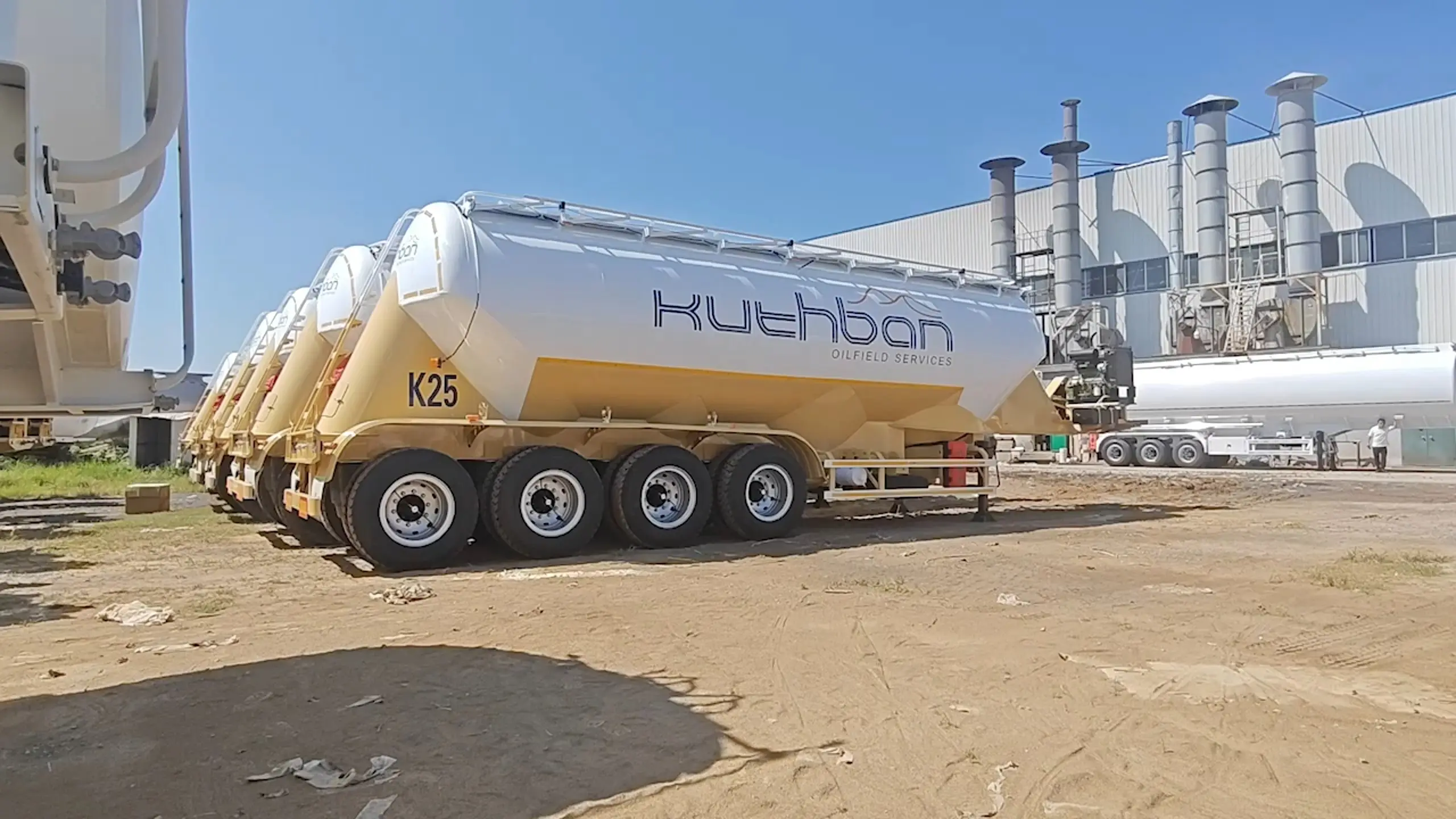 4 Axle 60 ton Cement Tanker Trailers For Saudi Arabia 1