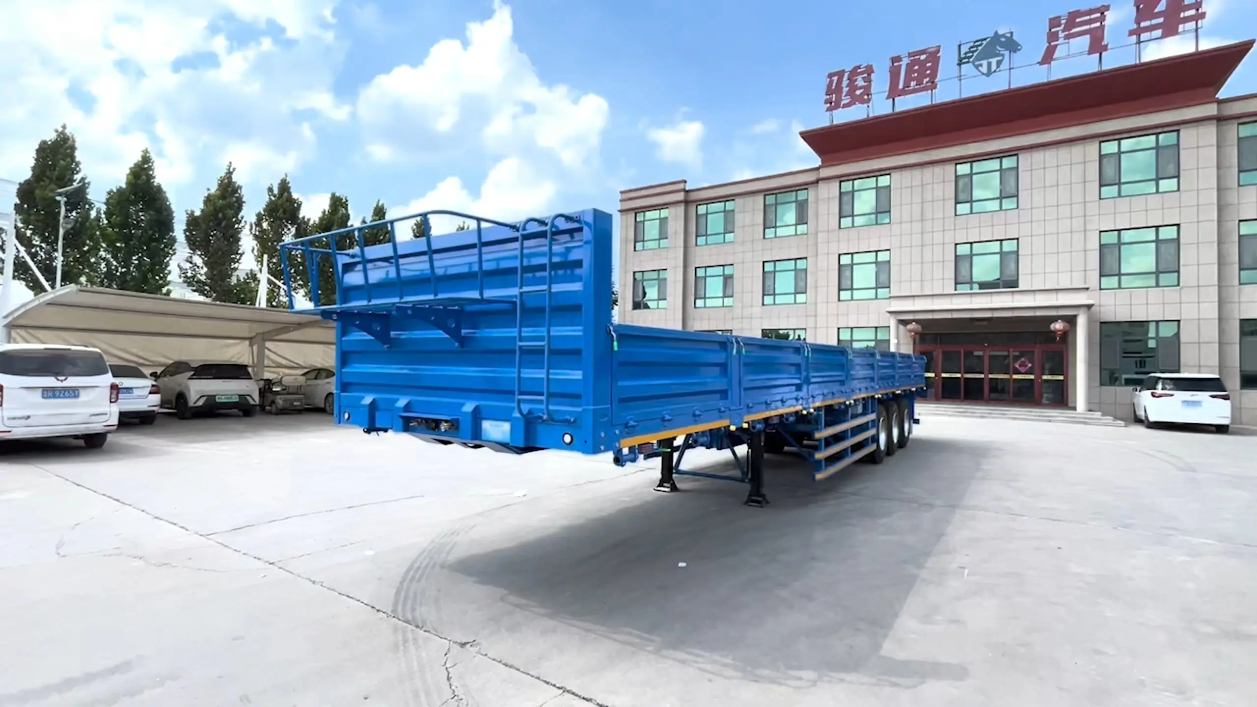 60 Ton Tri Axle Drop Side Semi Trailer 1