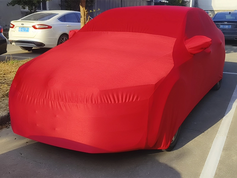 Cubierta de automóvil de terciopelo dorado: protección final para su preciado vehículo 1
