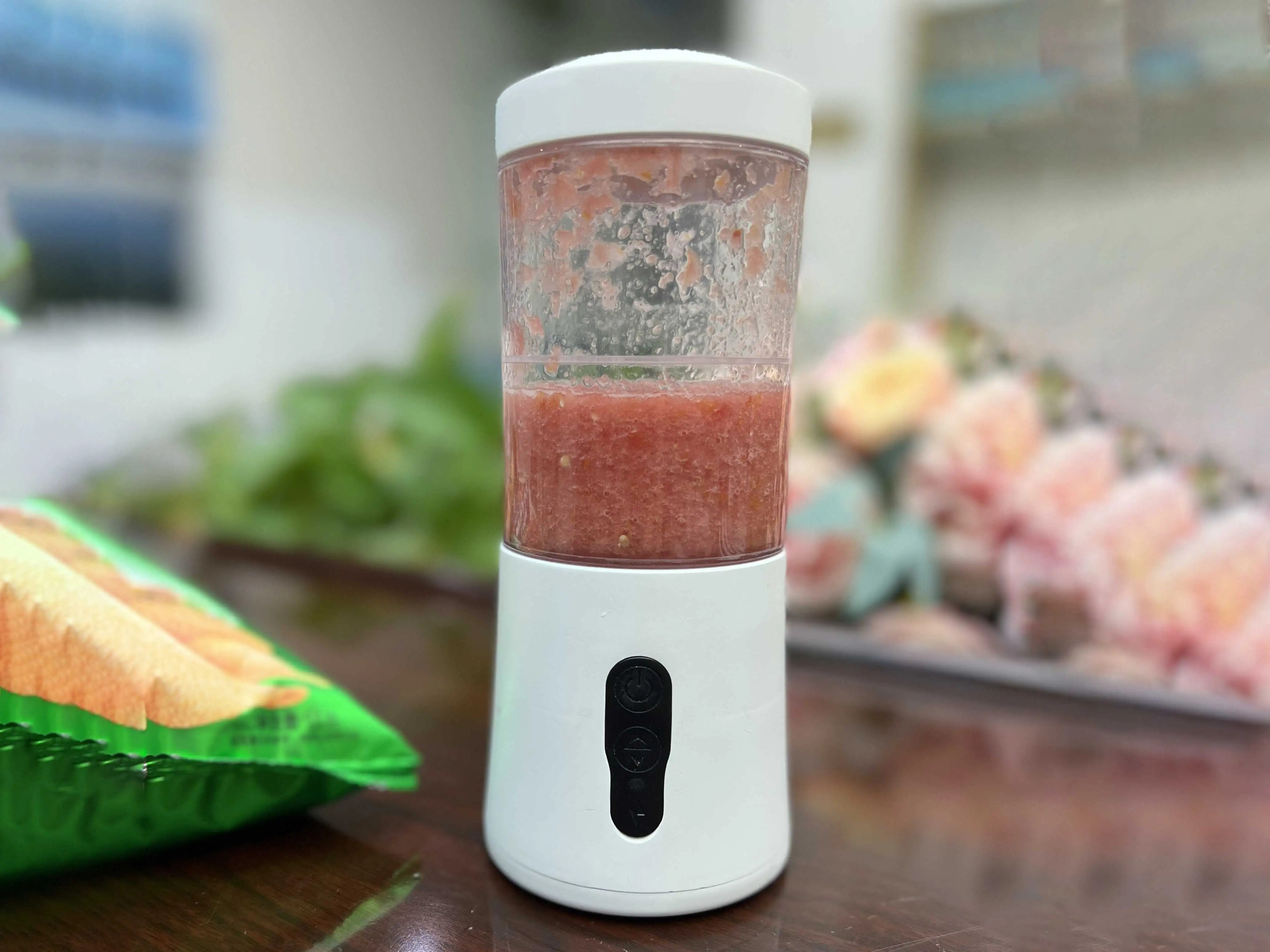 Traveller Blender, Cordless Personal Blender-for Shakes & Smoothies USB-C Rechargeable  HB1 1