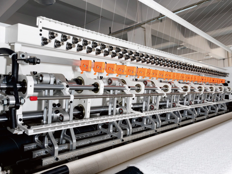 KH-420BD + SL  Hi-Speed Multi-Needle Quilting Machine（Slitting Device） 3