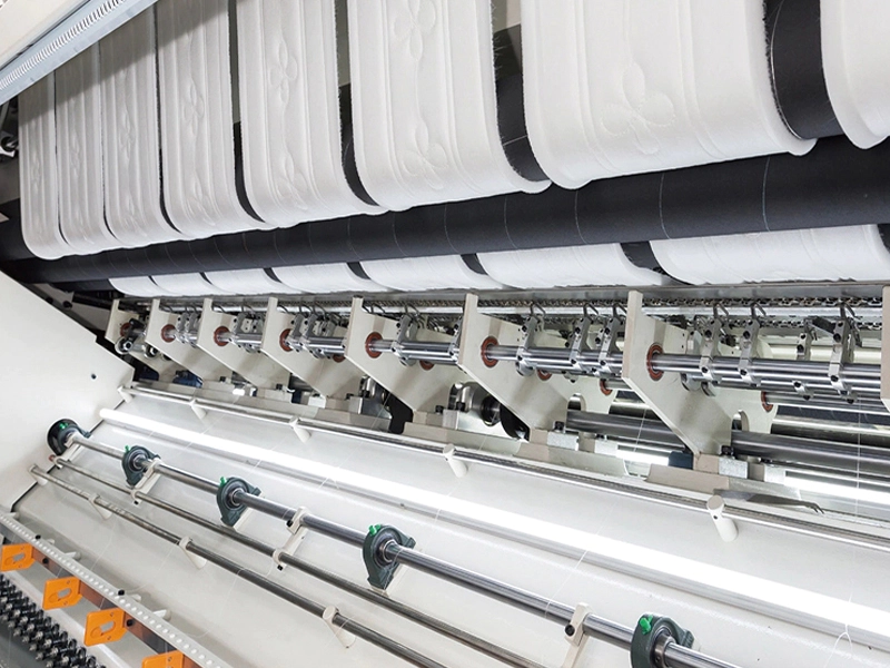 KH-420BD + SL  Hi-Speed Multi-Needle Quilting Machine（Slitting Device） 5