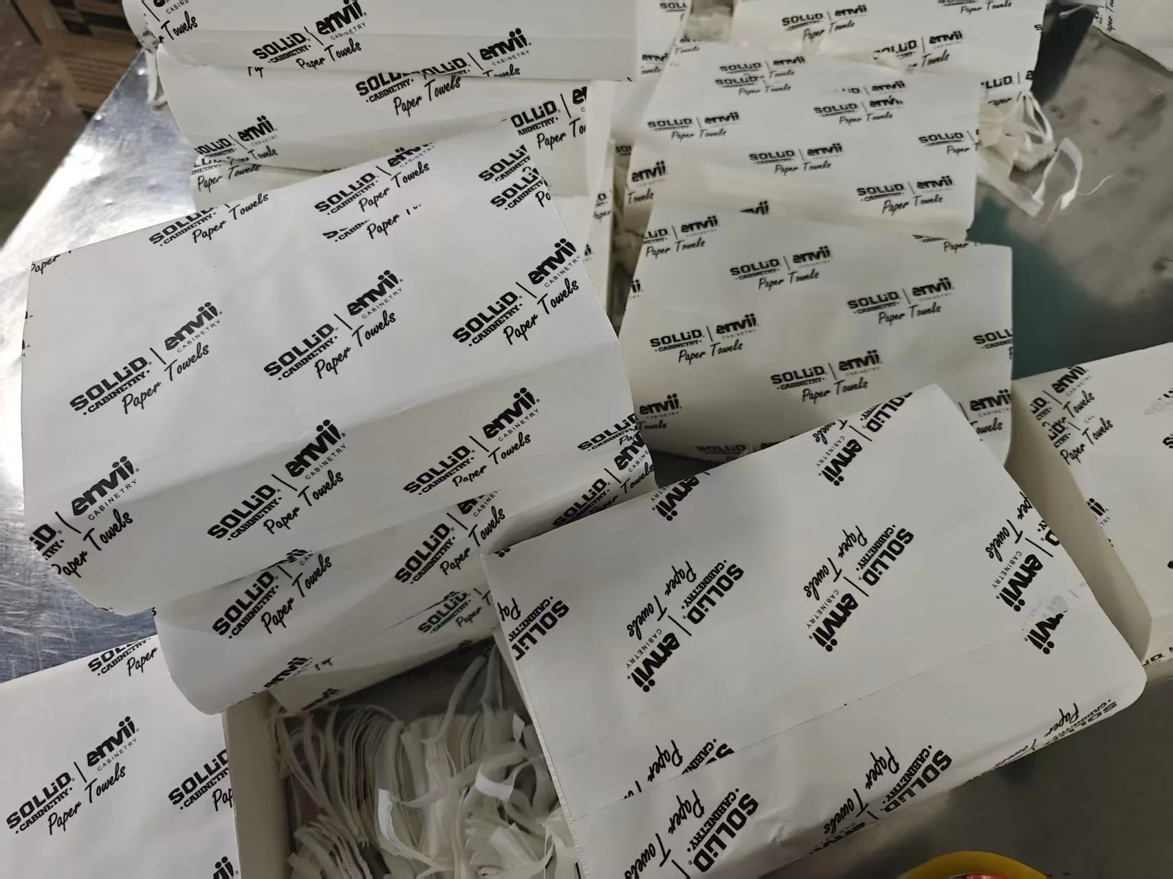 Eco-Friendly Folded Paper Hand Towels - Custom Thickness & Recyclable Packaging 1