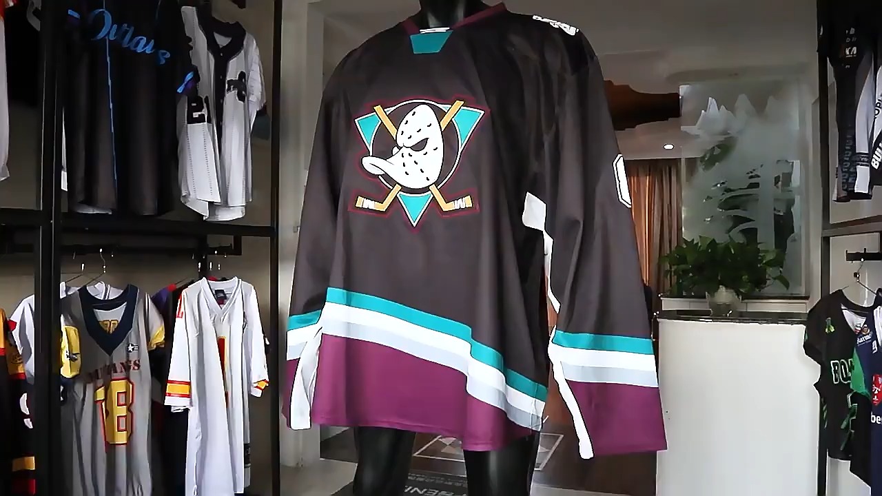 Aangepast ijshockeyshirt 1