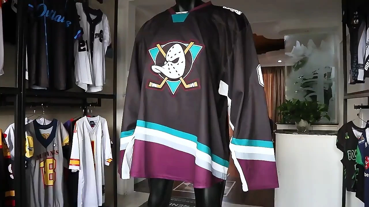 Specialdesignad ishockeytröja 1
