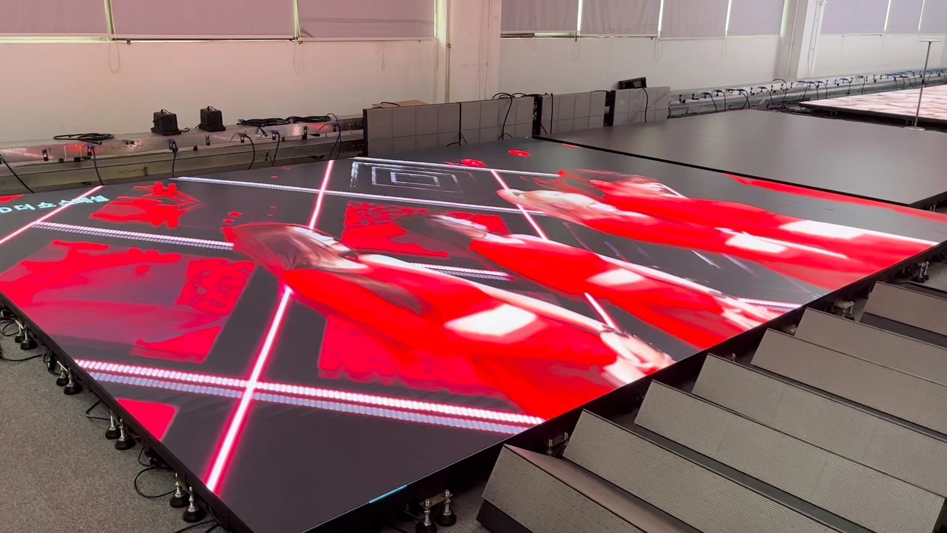 LIONLED Outdoor Dance Floor LED Display P5.2 For Concert Interactive 1