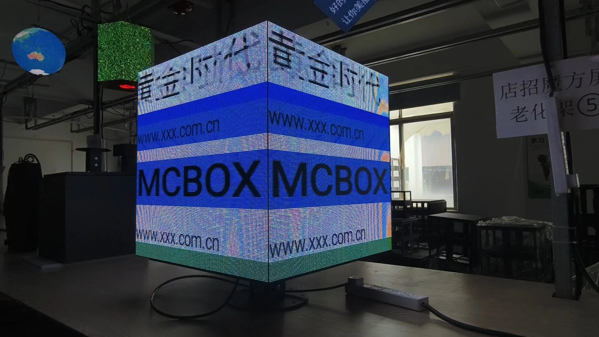 LIONLED Indoor Cube LED Display Screen P2.604 High Quality  For Advertising 1