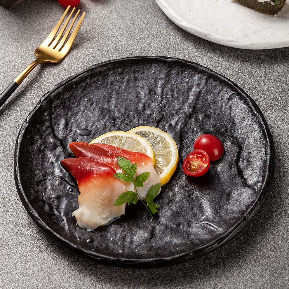 Pograndaj Ceramikaj Porcelanaj Platoj Vespermanĝoj Aranĝu Japana Stilo Blanka kaj Nigra 9