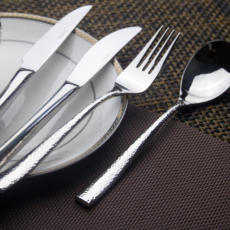 Geedziĝo platware vespermanĝa forko tranĉilo kulero oraj arĝentaj tukoj kun blanka tenilo 7