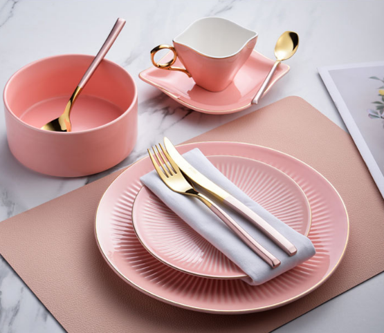 Ora neoksidebla ŝtala bifsteko, forko kaj kulero de 4 pecoj 8