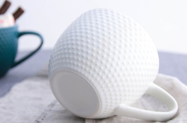 Krea porcelana taso kun korkkuseneto 18