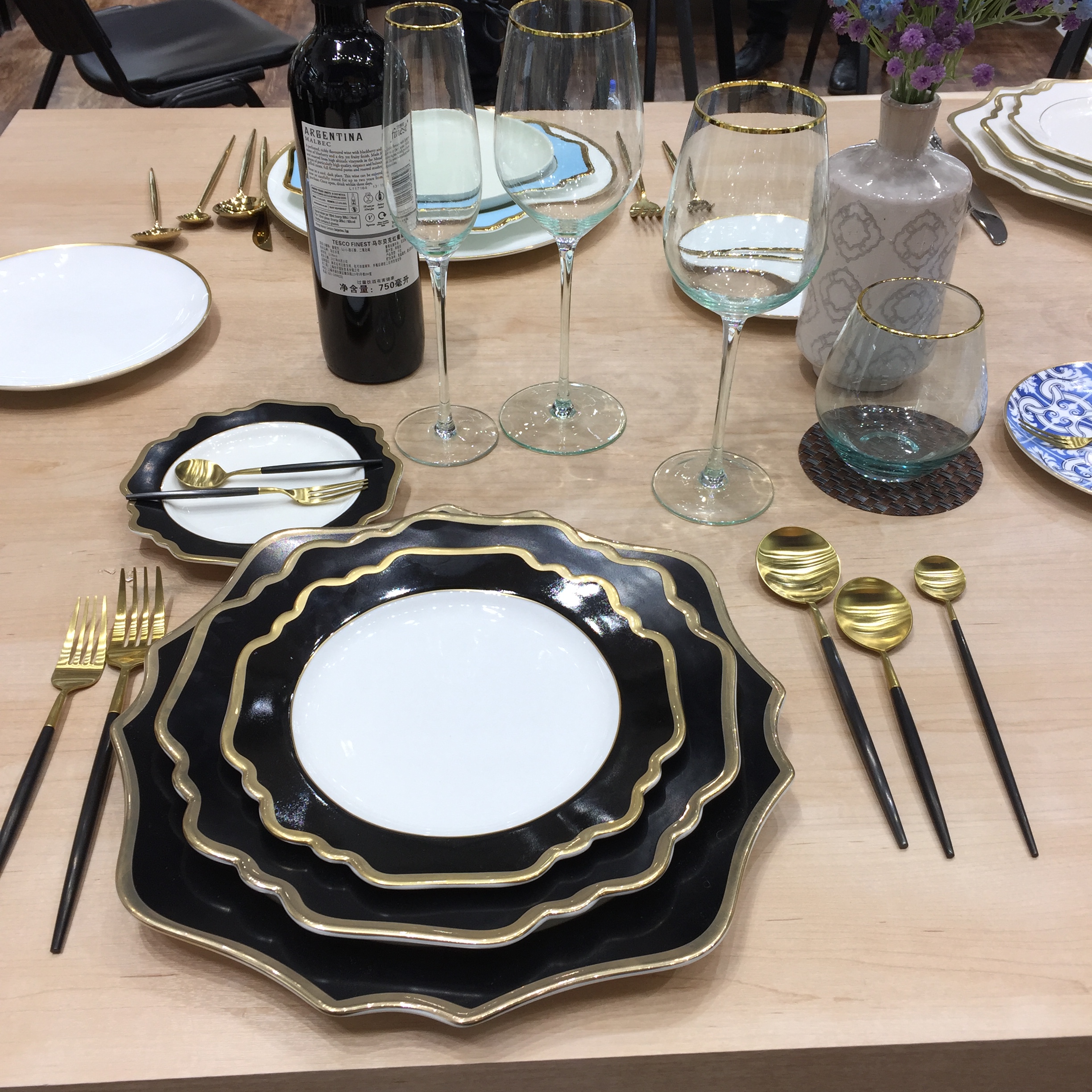 Chinabrett - Royal Bone China Vespermanĝaj Aroj, Luksa Dezajno Vespermanĝa Bulko Aĉetu De Ĉinio 2021 Kolora Tabla Geedziĝo 11