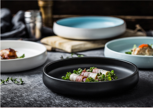 Norda ceramika tablo -ĉapelo formo Supo Plato Okcidenta Spagetoj Nigraj kaj Blankaj Platoj Kolora Porcelana Vespermanĝo 11