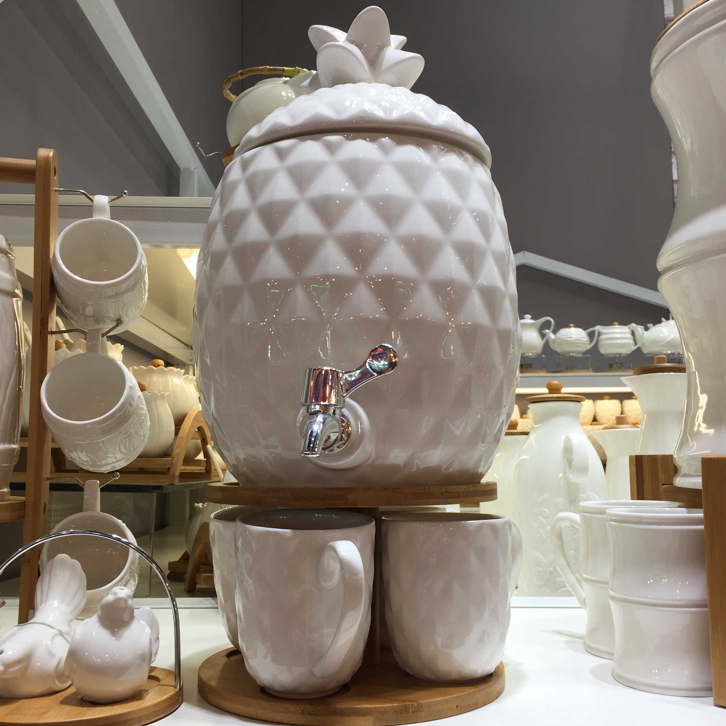 Eŭropa Stilo Nigra Ceramika Vespermanĝa Plato Ora Rim Norda Restoracio Platoj Steak Plato Blanka Porcelana Vespermanĝo 12