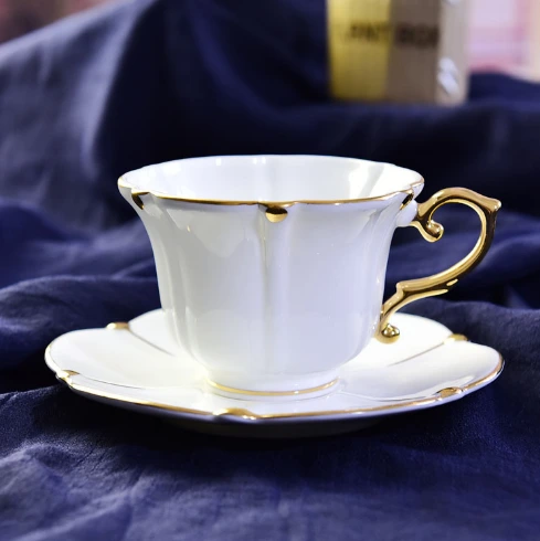 Chinabrett -Royal Luxury Gold Edge Bone China Wedding Favors