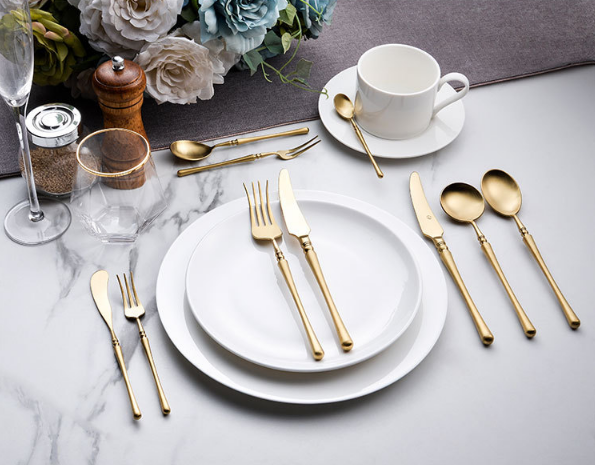 Chinabrett - Portugala stilo 304 Neoksidebla ŝtala bifsteko kaj forko neoksidebla ŝtala ora tranĉaĵo 11