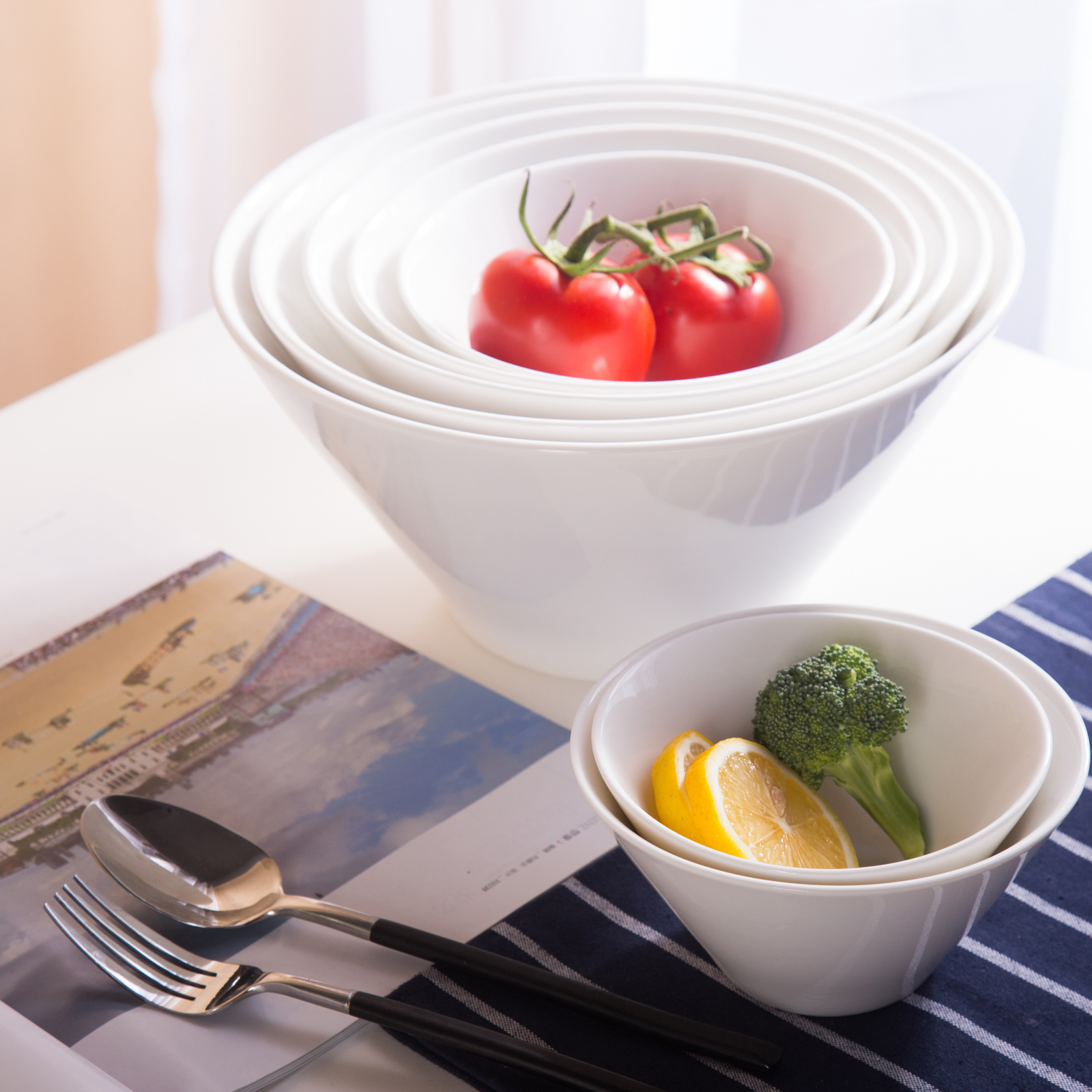 Koreanische und japanische hornförmige Keramik -Suppenschüssel Nudelschale im japanischen Stil 17