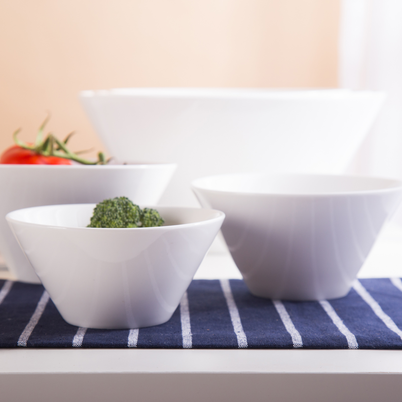 Koreanische und japanische hornförmige Keramik -Suppenschüssel Nudelschale im japanischen Stil 19