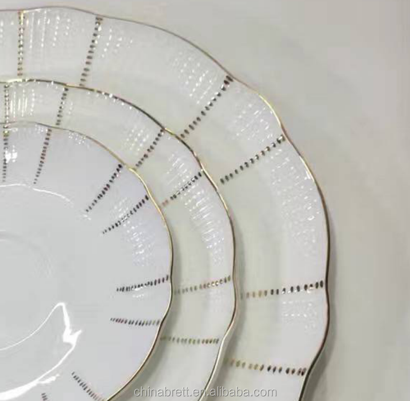 चिनब्रेट - होटल ने शादियों के लिए डिनर प्लेट्स गोल्ड चेंजर प्लेट्स का इस्तेमाल किया 15