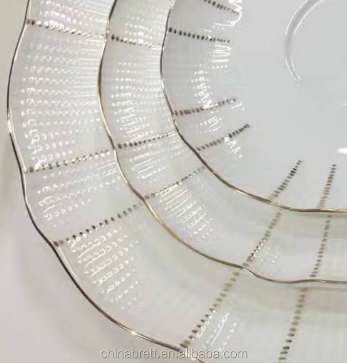 चिनब्रेट - होटल ने शादियों के लिए डिनर प्लेट्स गोल्ड चेंजर प्लेट्स का इस्तेमाल किया 13