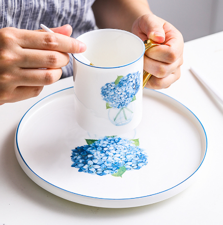 Ceramic Ceramic Black Rettangolu tal-Planner Plate Bil-Gold Rim Għal Restaurant Color Porcelain Dinnerware 7