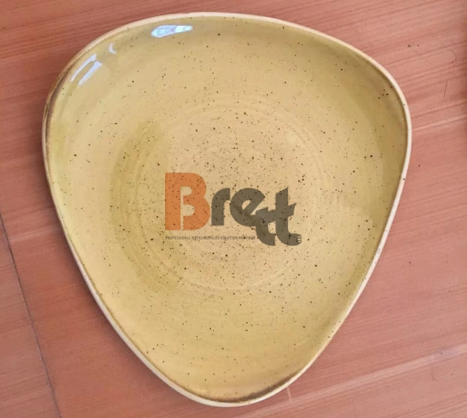 Chinabrett -Ceramic Tableware oem color Glazed Porcelainディナーウェアセットウエスタンクロックセットカラー磁器ディネンウェア 1