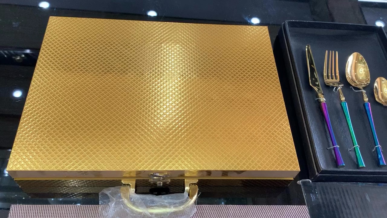 Guangzhou -leverantör bröllopsformade bestick set guld 1