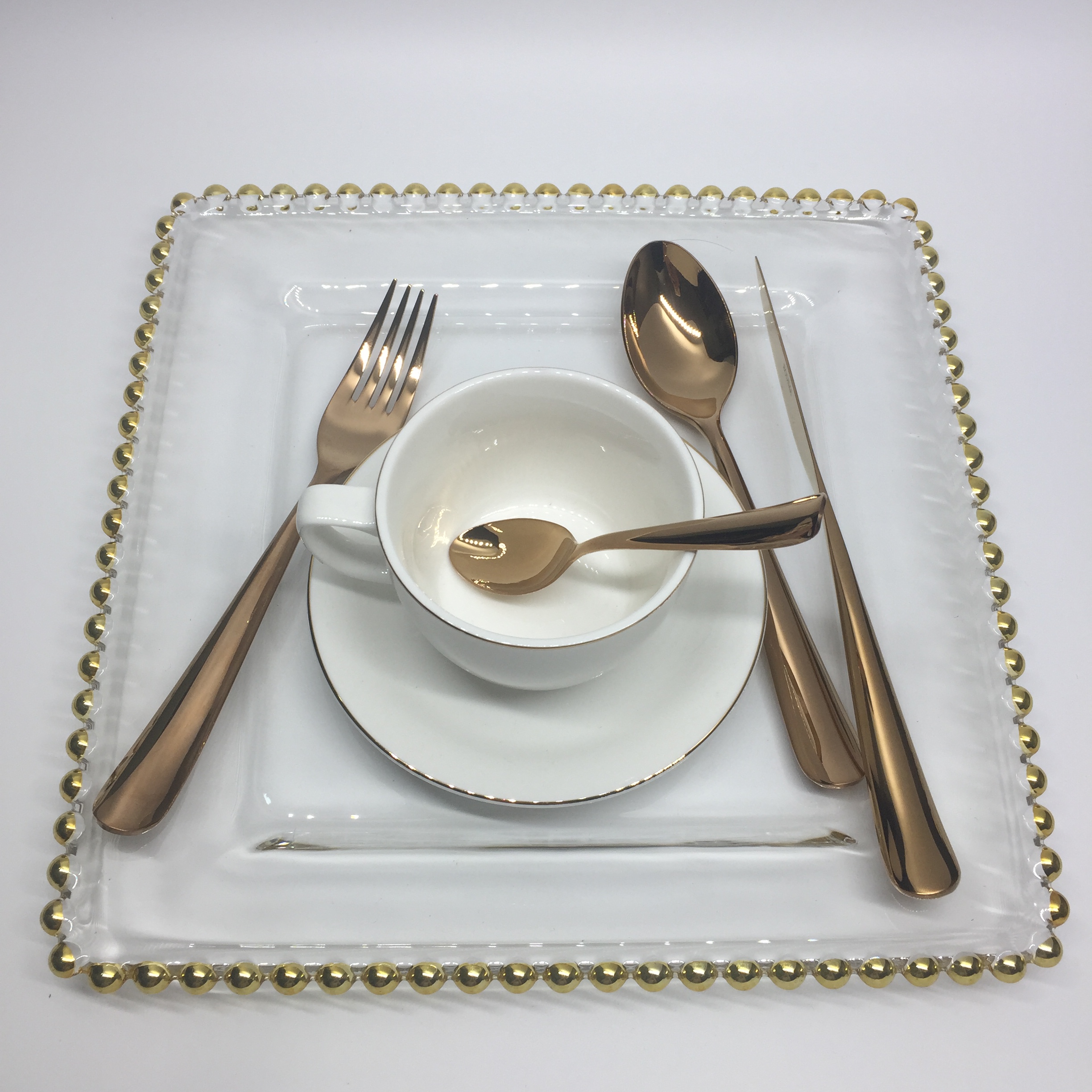 Guangzhou Provizanto Geedziĝa Flatware Cutlery Set Gold 18