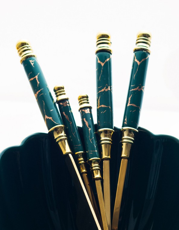 Ceramika nigra tenilo platware neoksideblaj tranĉaĵoj aro kuleroj starigitaj 24 komputiloj neoksideblaj hejmaj ŝtalaj tukoj 32