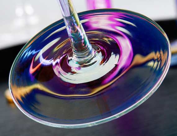 Mano blovita oraj koboldoj klara vino gustumanta ruĝan vinon vitra geedziĝo, datreveno kutimo logo vino glaso 6