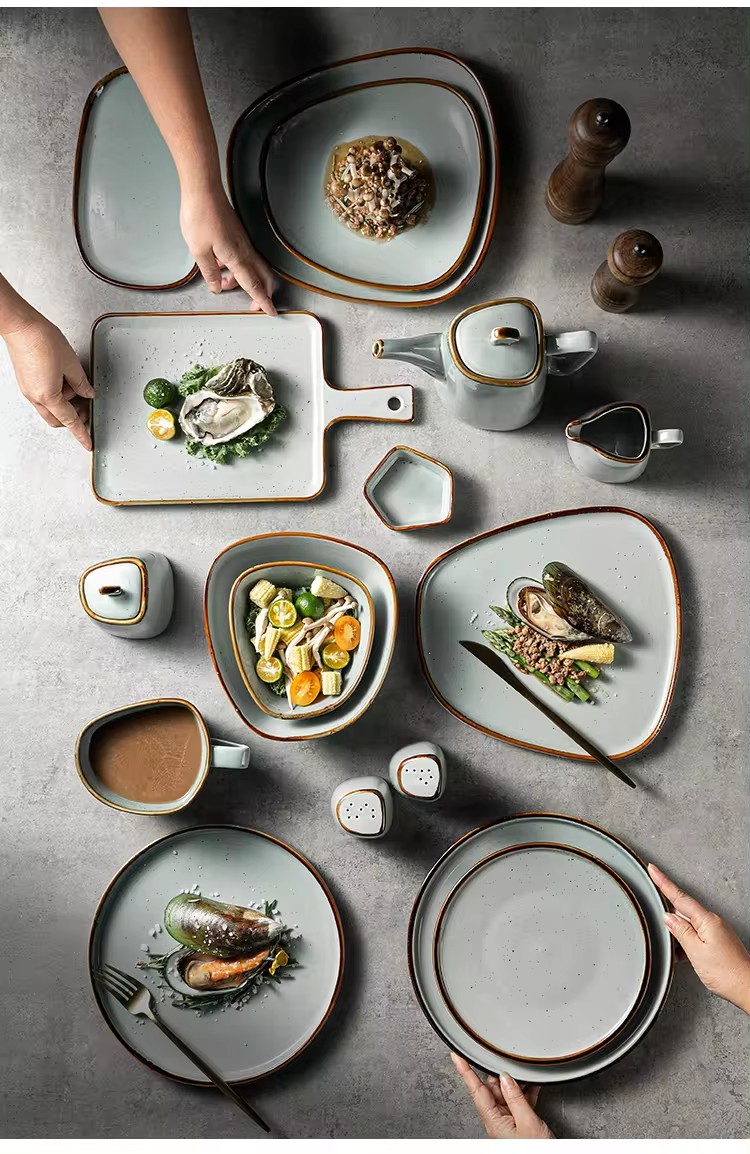 Enkonduko al Hotela Vespermanĝa Krakaĵo Agordita Logo Platos Speckle Porcelana Ceramika Servanta Vespermanĝa Aro Chinabrett 12