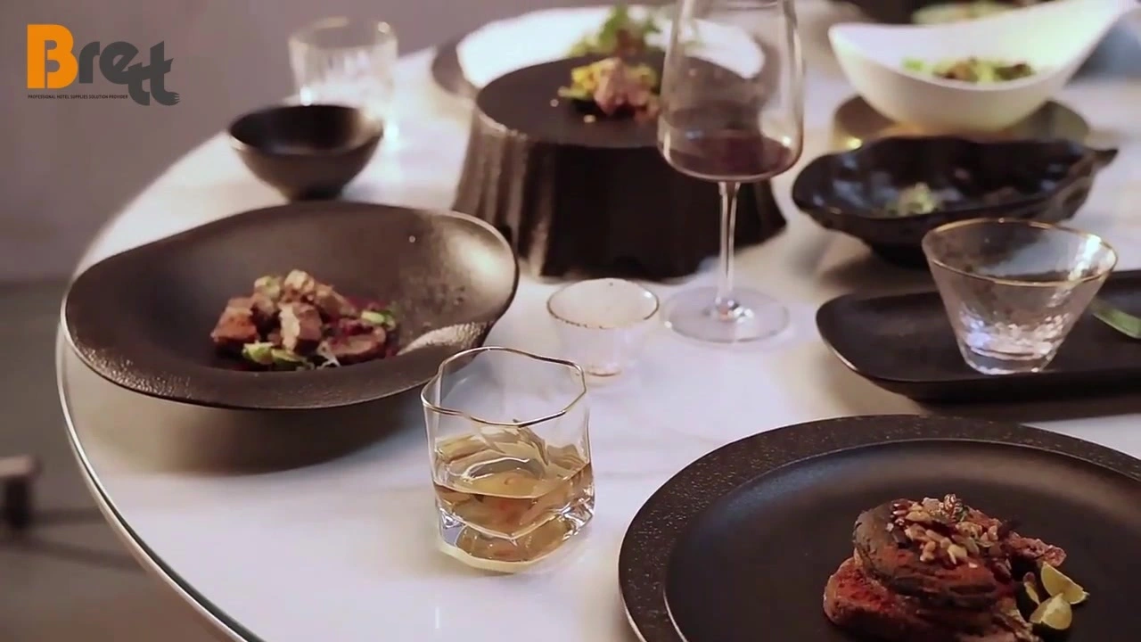 絶妙な結婚式のセラミック食器、ホテルの陶器の食器 1
