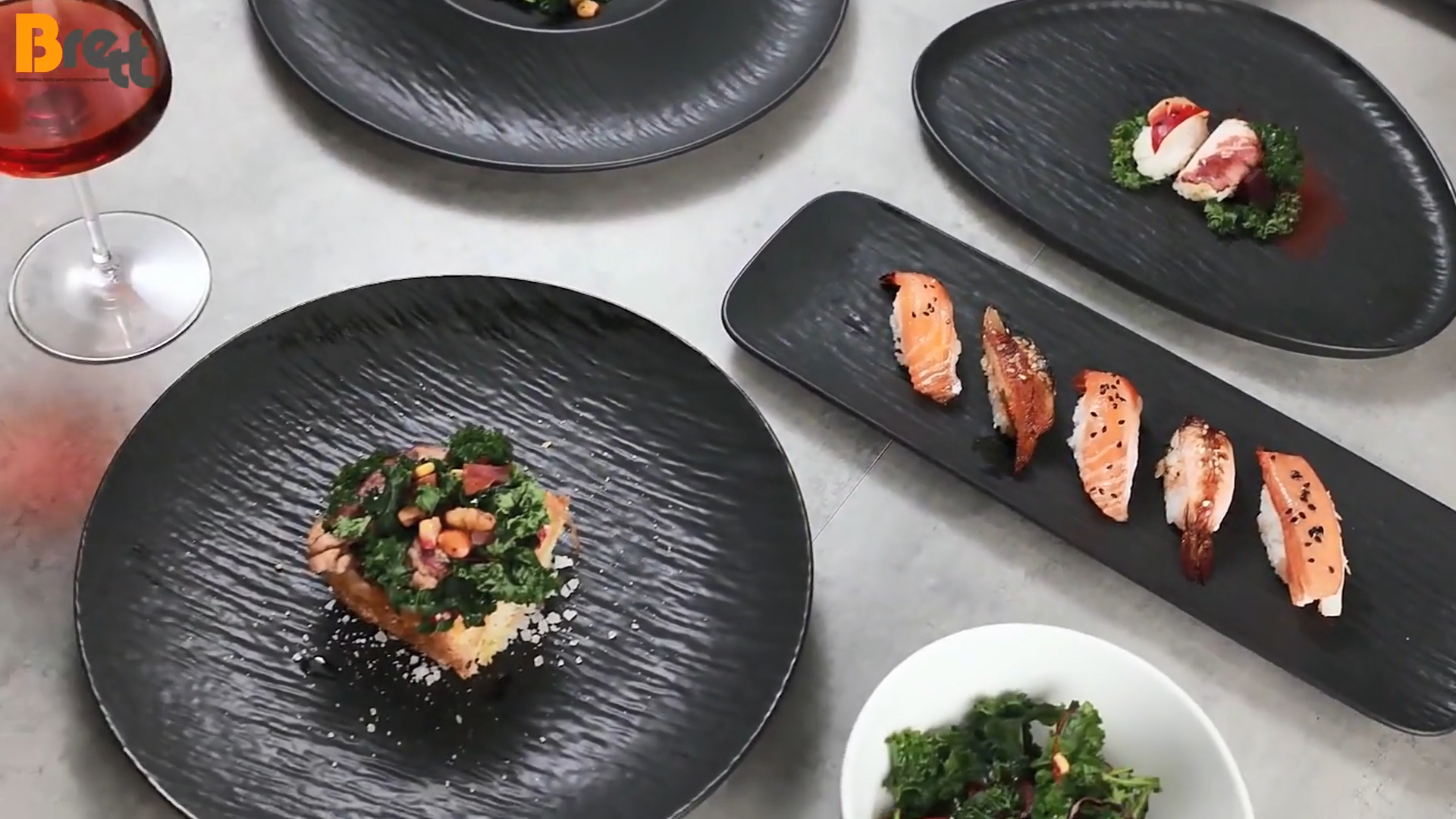 Restoracio -kraketoj, bankaj haloj, sushi plado ceramikaj vespermanĝaj aroj 1