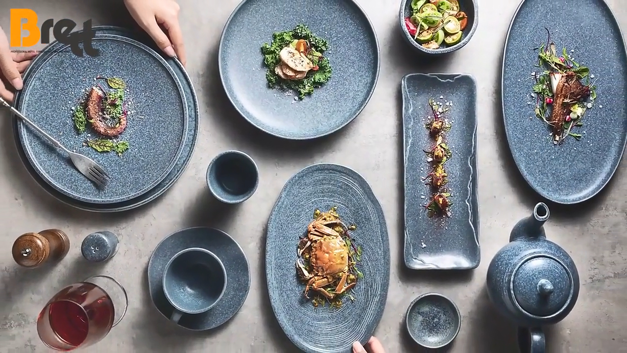 Japana Vespermanĝo, Bluaj Porcelanaj Vespermanĝoj 4